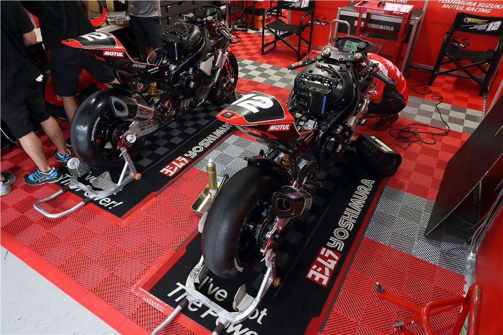 Genuine YOSHIMURA Motorcycle Garage Mat 220cm x 100cm- Panigale V4